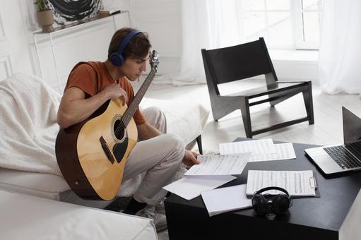 「ソラニン」をアコギで奏でる – ASIAN KUNG-FU GENERATIONの名曲を深掘り