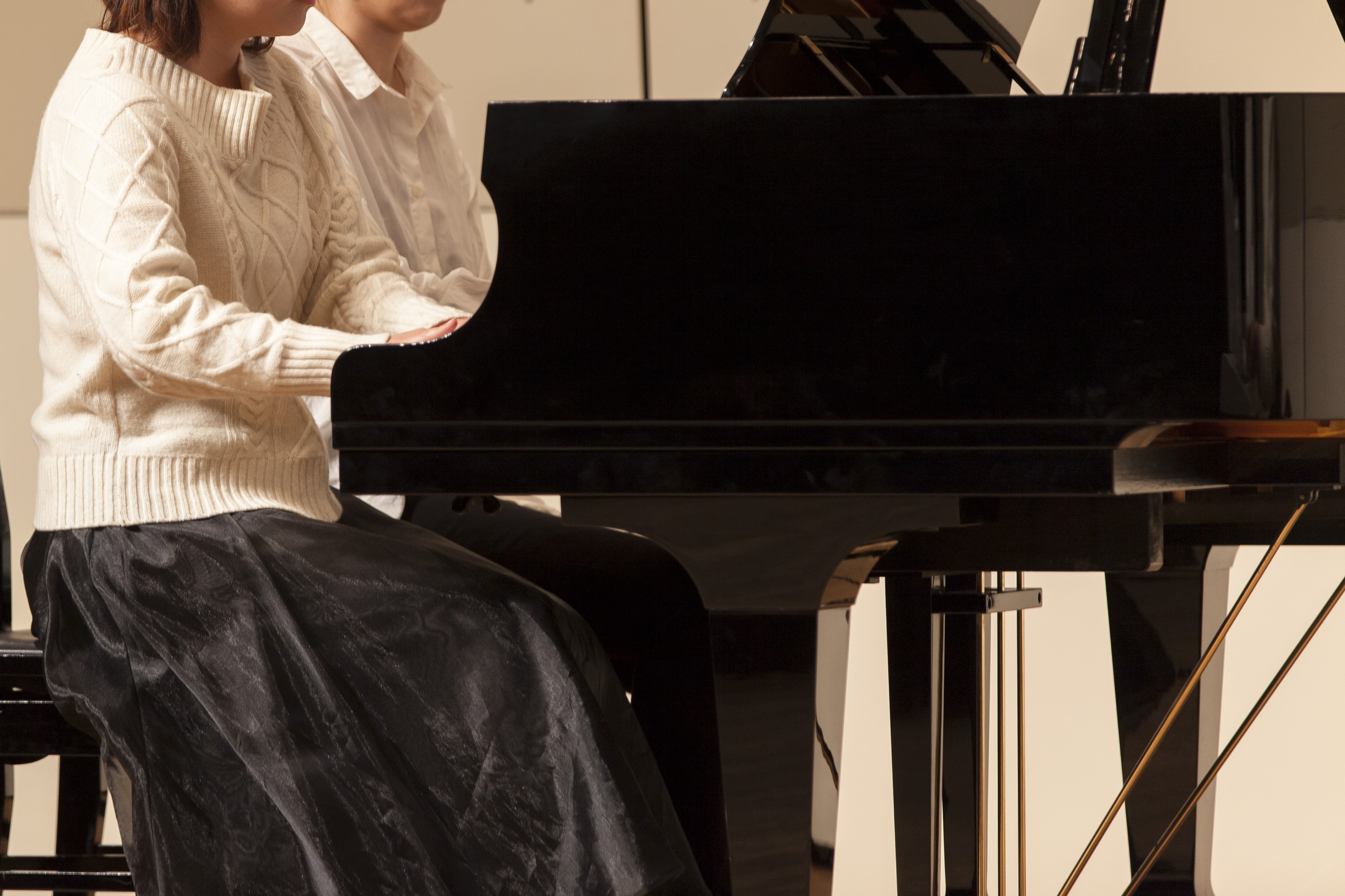 民謡の魔術師：バルトーク・ベーラの音楽的探求