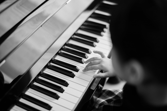 「清い流れ」：ブルグミュラーが紡ぐ穏やかなメロディの秘密