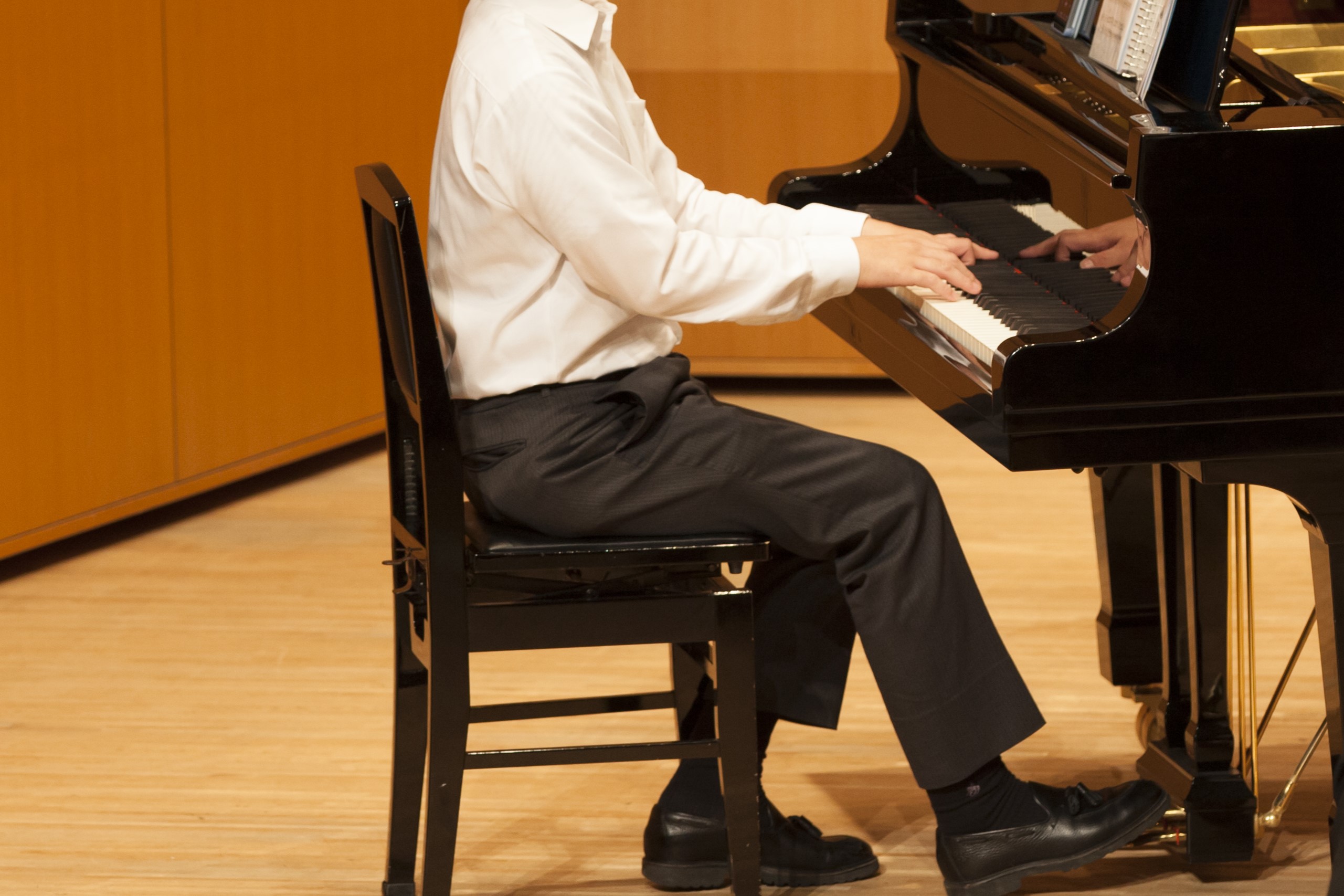 バッハの小前奏曲 第1番 BWV939 ハ長調：音楽の魔法の入り口