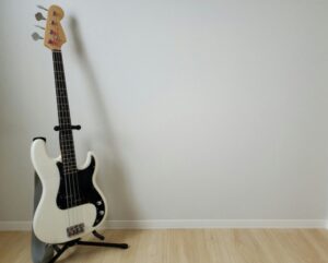 ベースはスタンドに立てよう