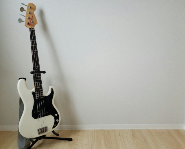 エレキベース初心者が最短で上達するための「三種の神器」と挫折しない練習環境の作り方