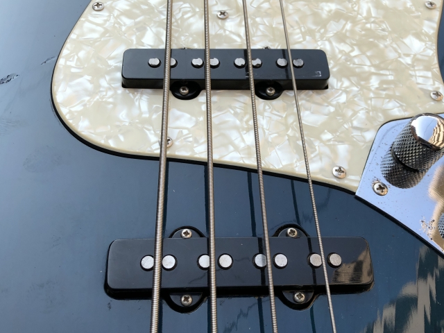 ビートの背骨: エレキベースの歴史と進化