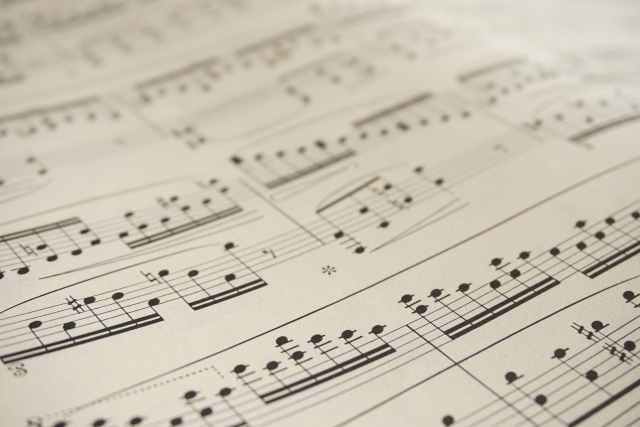 チェロの魅力: 音域と音色の探求