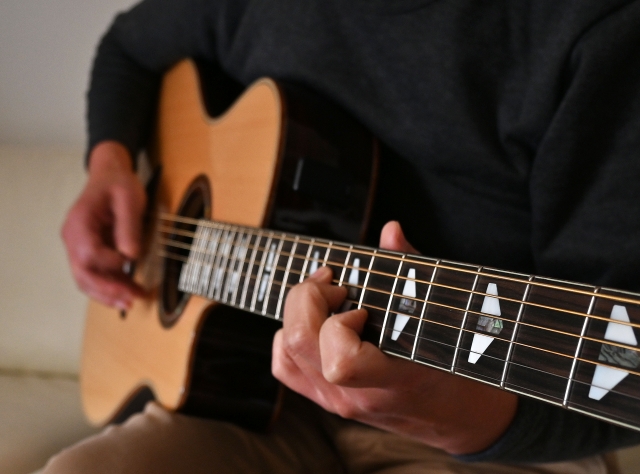 アコースティックギターのお手入れ方法｜長く美しい音を保つメンテナンス完全ガイド