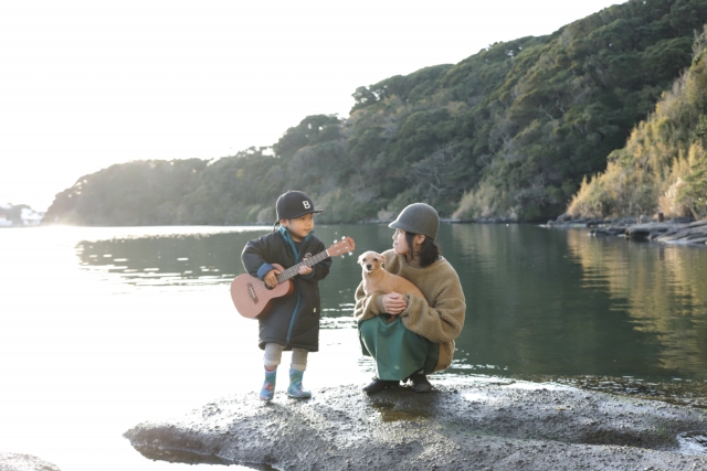 ウクレレの不思議な側面：偶然の発見から生まれた名曲たち