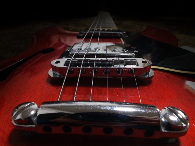 エレキギター演奏の技術とスタイルを探る（前編）