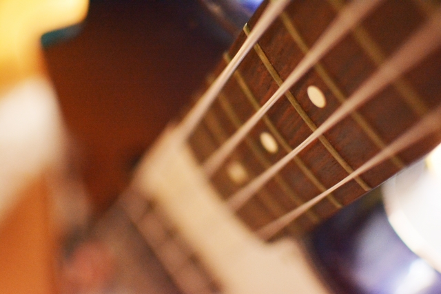 リズムの魅力に酔う：ベースから始まる音楽の世界