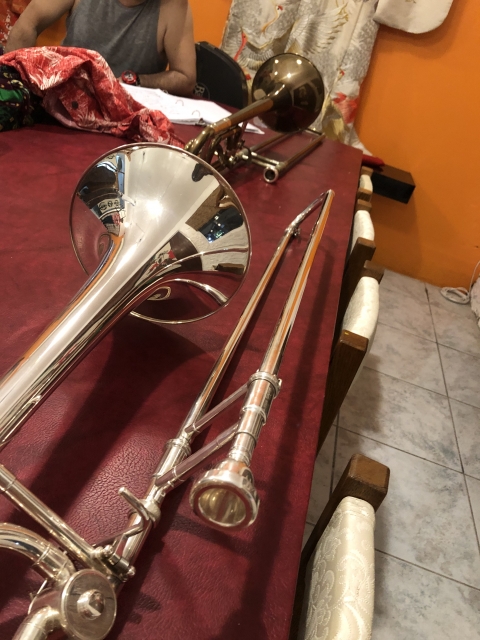 トロンボーンと他の金管楽器の違い解説