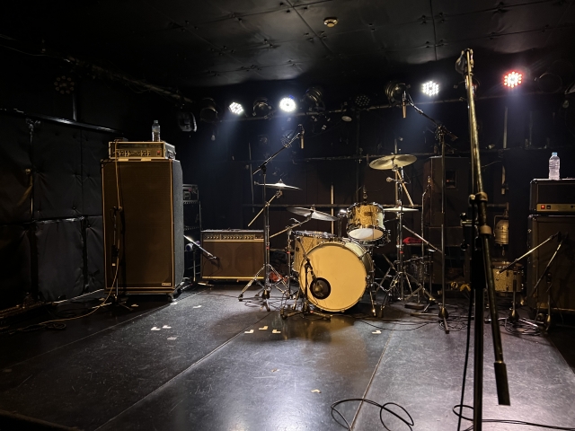 ドラムとテクノロジー：電子ドラムとサンプリングの世界