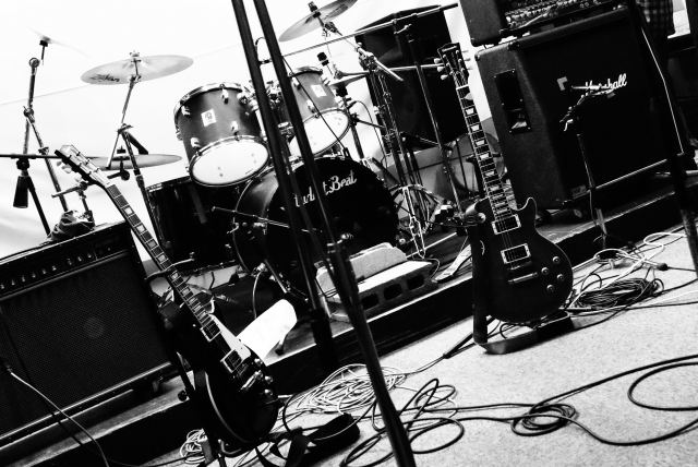 ドラムセットの科学：リズムの背後にある音響学