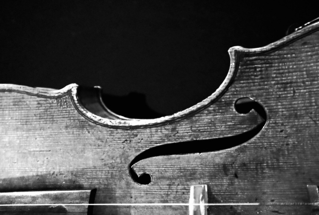 世界を旅するバイオリン: 国際的なフォーク曲集