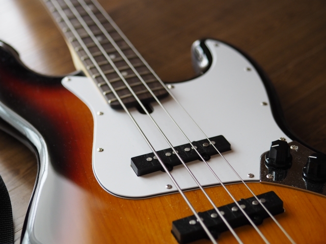 ベースって何の役割？初心者にもわかるベーシストの魅力