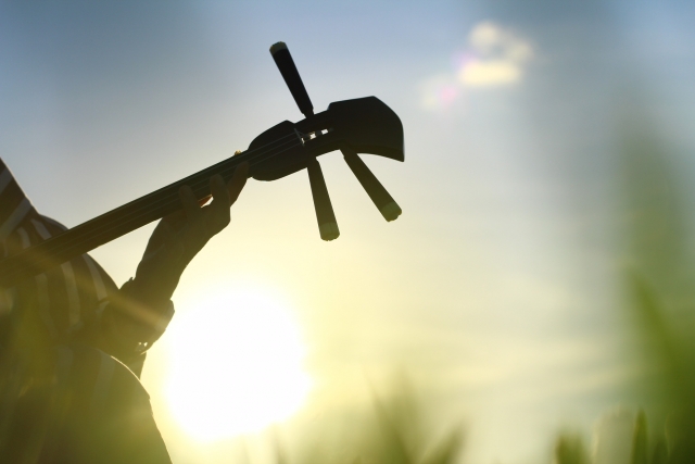 三線演奏をマスターするための秘訣：練習テクニックと上達のコツ