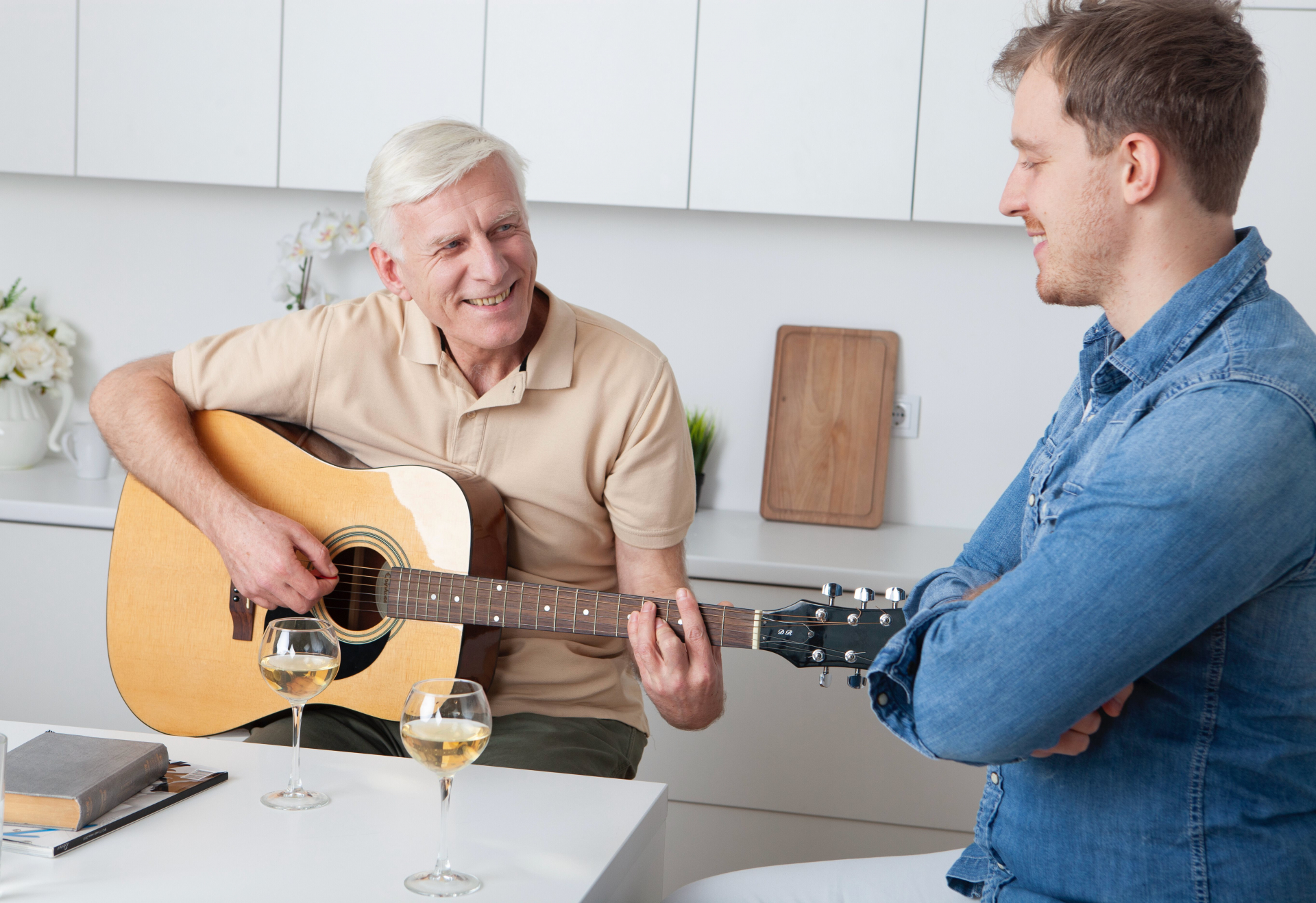 シニア世代におすすめの習い事ジャンル10選！メリット・選ぶポイントも解説