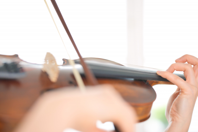 「脱・バイオリン初心者」の道：音階とエチュードについて