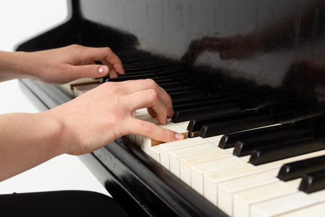 ピアノの鍵盤、重さの違いを徹底解説！初心者でも選びやすいポイント