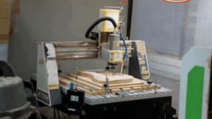 コンピュータ制御によるギター制作